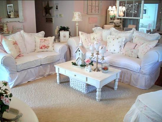 Un salotto shabby chic: come arredarlo senza errori