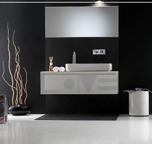 Un bagno optical: come arredarlo in puro stile black&white