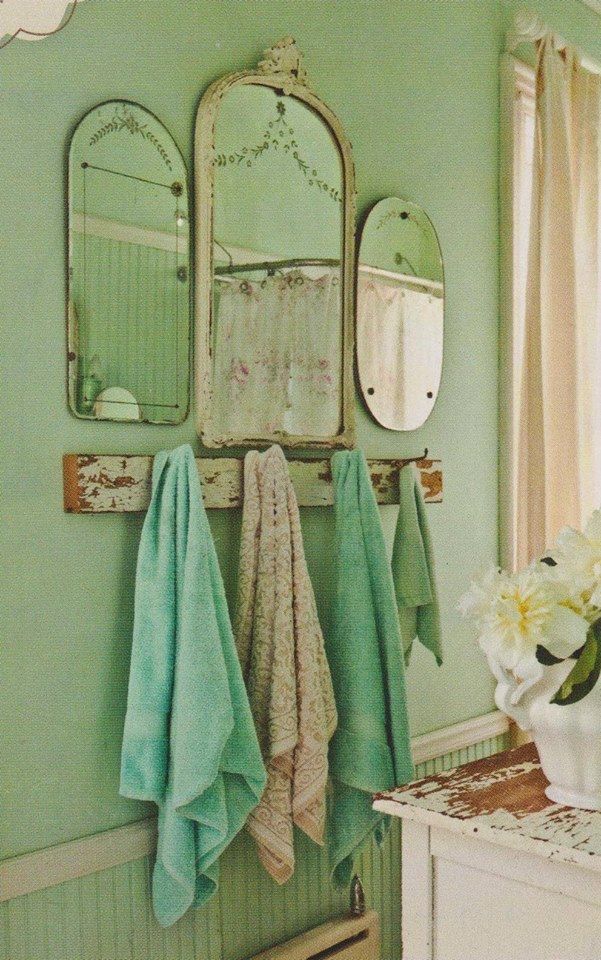 Shabby chic in verde: originali arredi d'estate Parete verde salvia