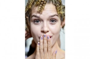 Emporio-Armani-manicure-pastello-pe-2014-mamme-a-spillo