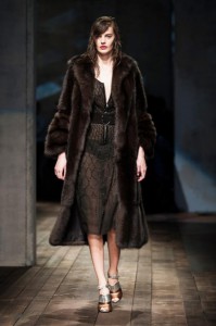 Sfilate-Abito-sottoveste-mamme-a-spillo Sfilate Abito sottoveste mamme a spillo