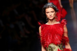 dettaglio cintura Dolce & Gabbana mamme a spillo