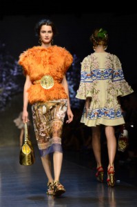 dettaglio pelliccia Dolce & Gabbana mamme a spillo