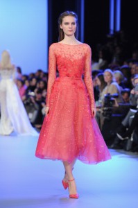 Abito rosso corto Elie Saab mamme a spillo