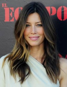 Jessica Biel mamme a spillo
