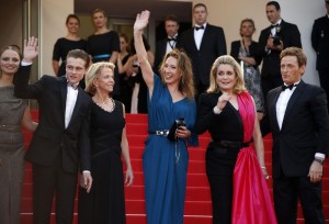 Cast La Tetè Haute mamme a spillo