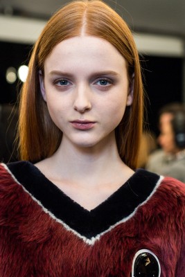 tendenze capelli inverno 2015 2016 capelli con riga rossi le cabinet des modes.