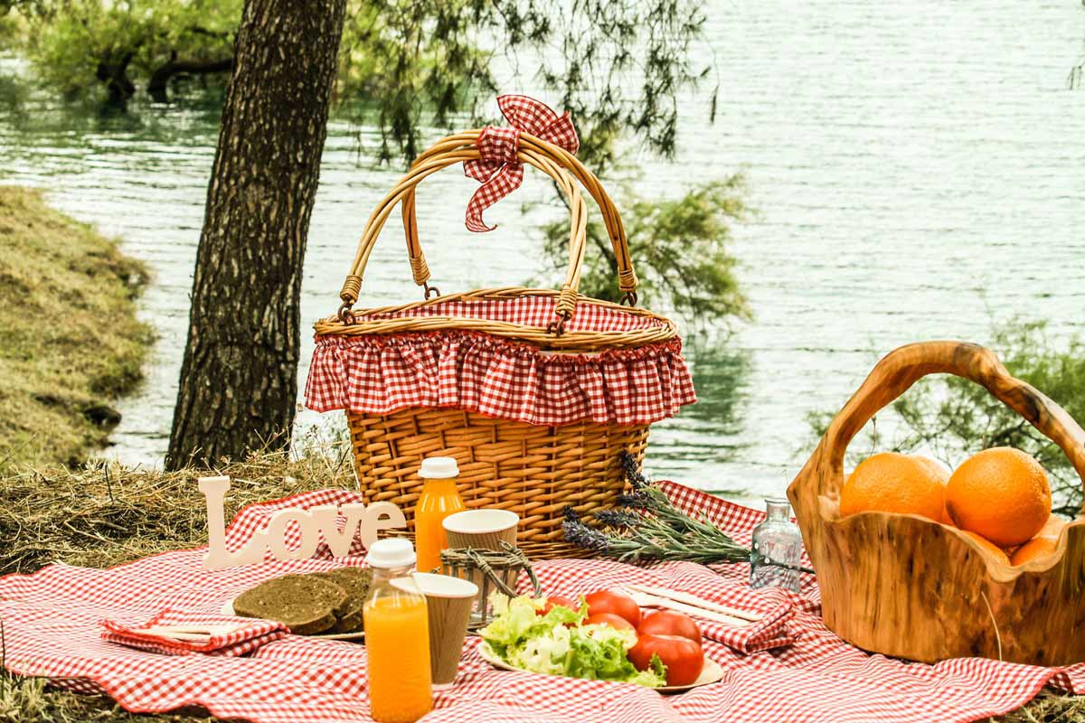 Picnic di primavera: gli indispensabili e le ricette perfette