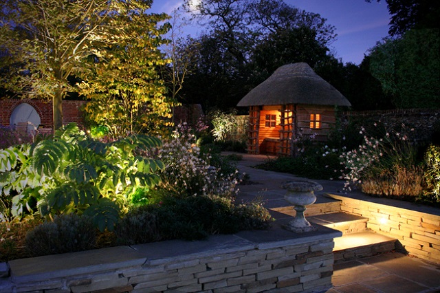 Illuminazione da esterni: per giardini e terrazze da sogno Illuminazione esterna per giardini