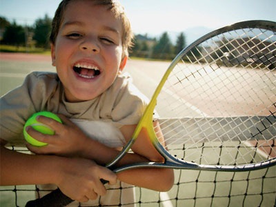 sport-bambini-tennis-mamme-a-spillo