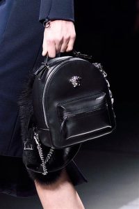 Versace dettaglio borse mamme a spillo