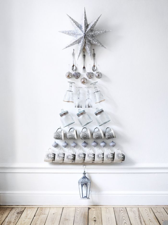 Natale is coming: come realizzare lalbero di natale...senza albero ... Albero di natale con mensole