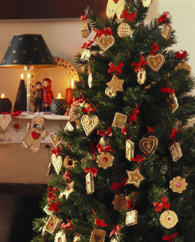 Alberi Di Natale Decorati Foto.Decorazioni Fai Da Te Low Cost Per L Albero Di Natale Le Idee Piu Belle Mamme A Spillo